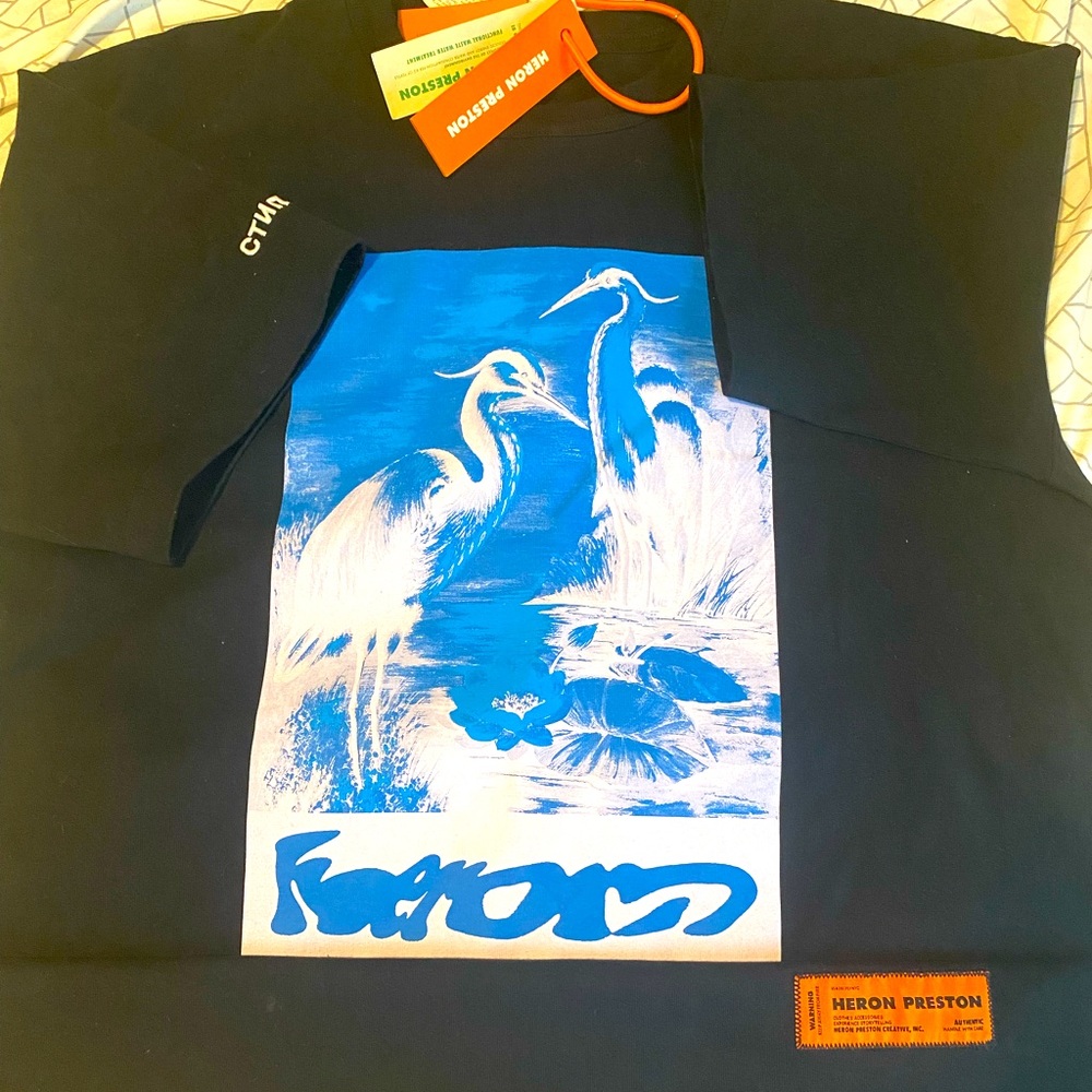 Selling a heron Preston captcha black light blu